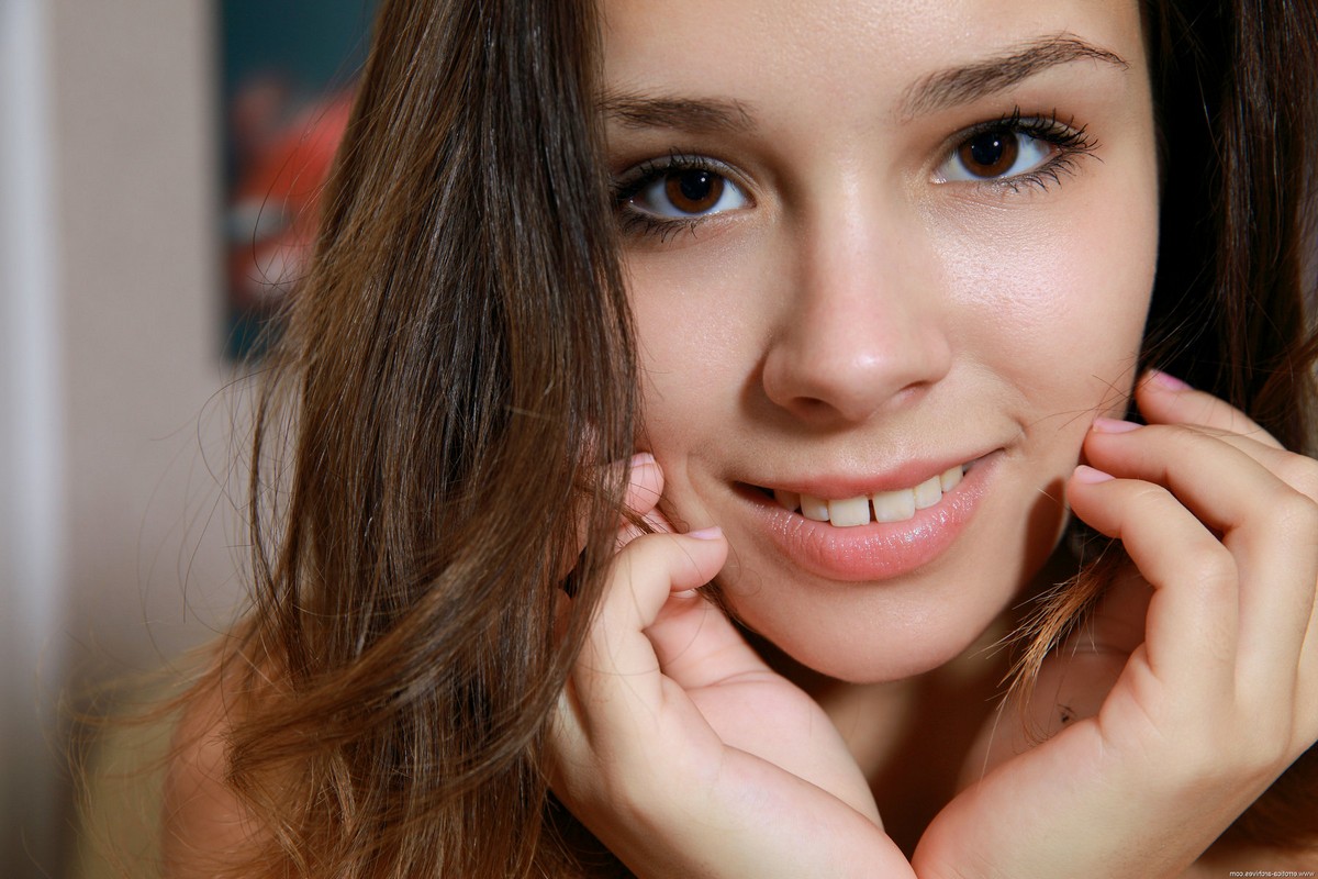 Es una lumi curvy, tiene unos pechos enormes y una belleza que desprende dulzura y mucho morbo